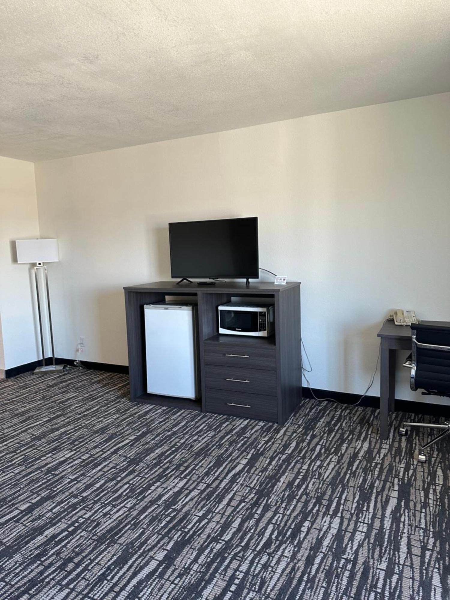 Super 8 By Wyndham Grand Island Hotel Exterior photo