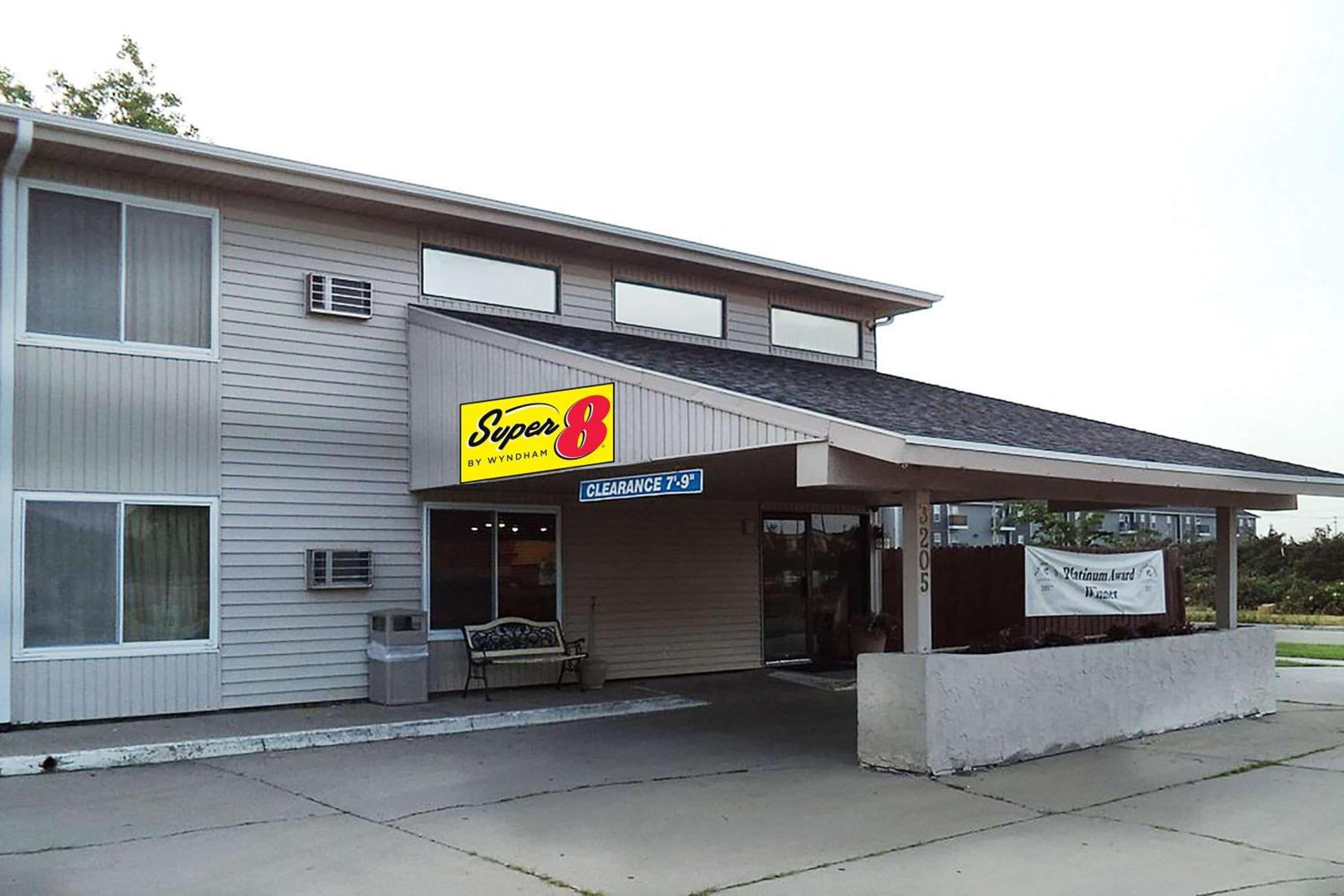 Super 8 By Wyndham Grand Island Hotel Exterior photo